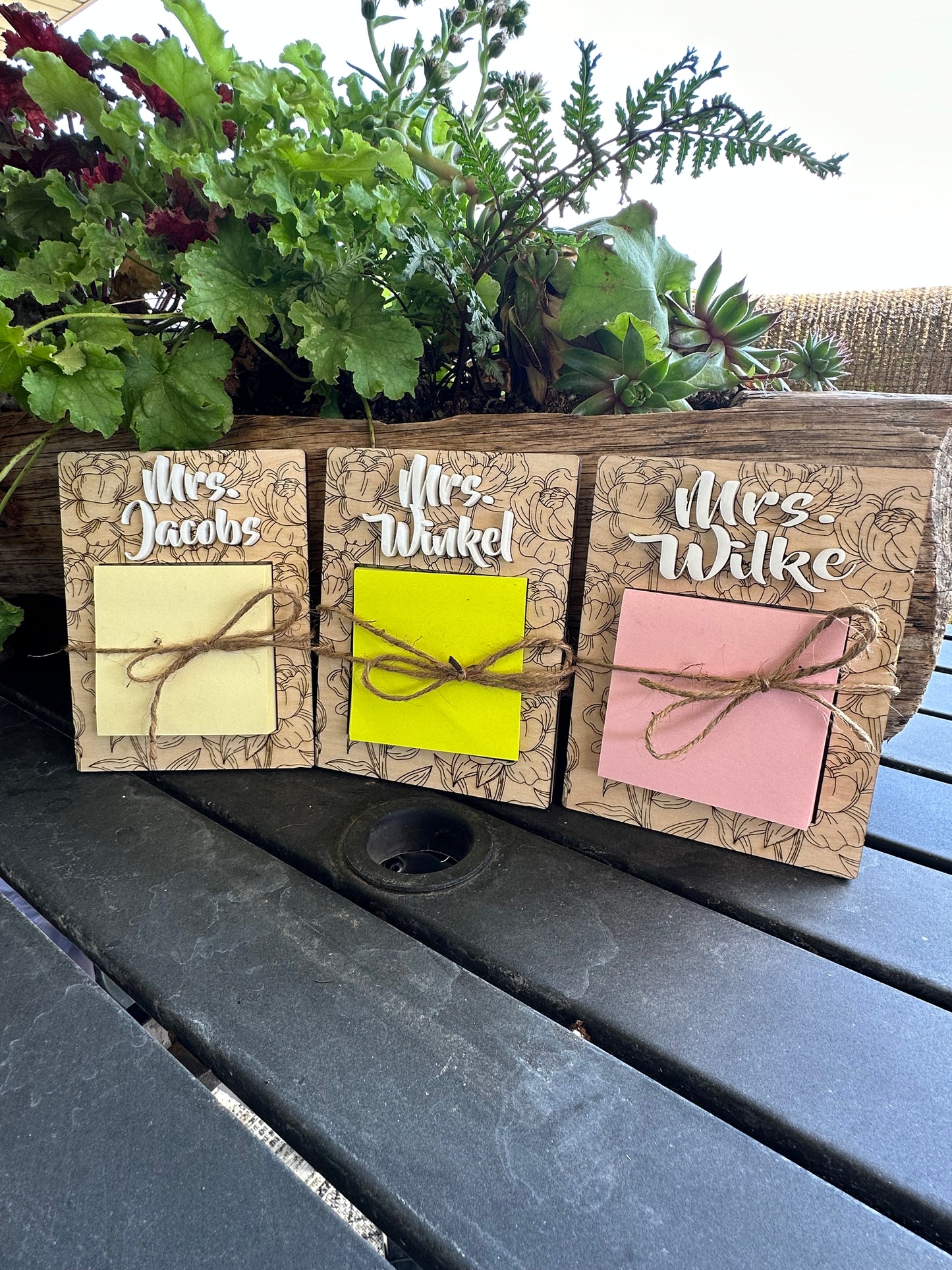 Post it note holder