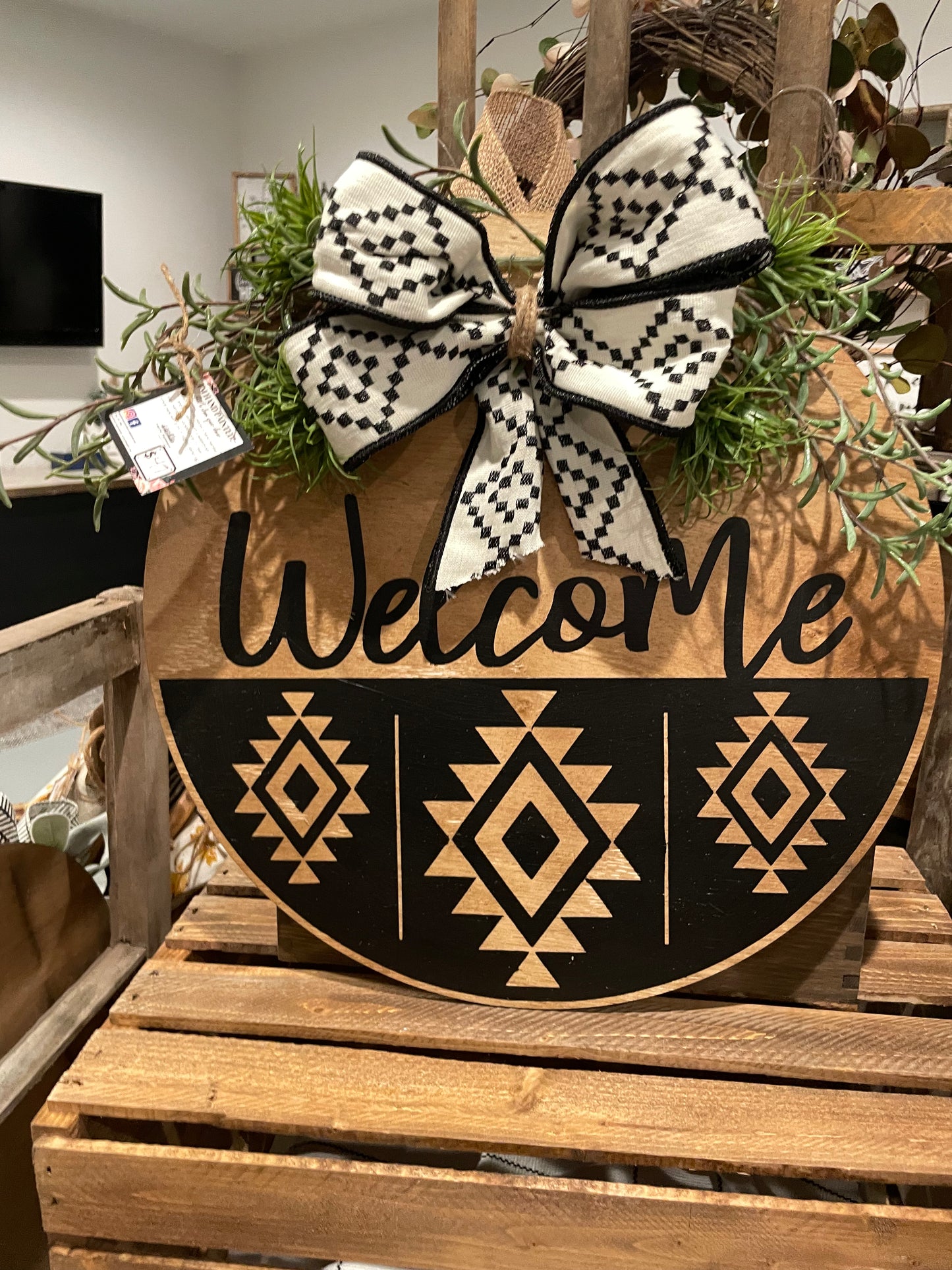 Welcome aztec door round