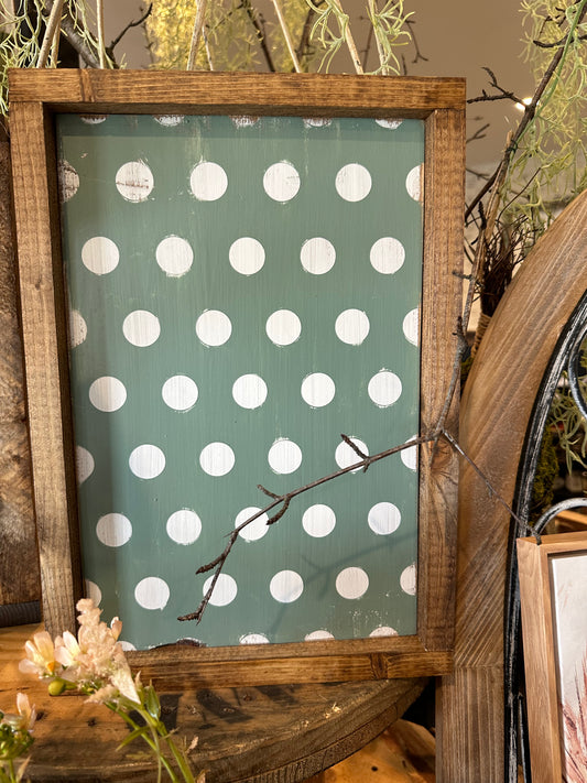 Polka dot layering sign