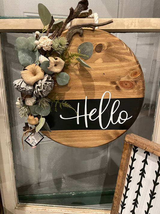 Hello with dried florals door round
